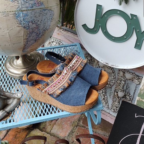 Muk Luks Shoes - MUK LIKS Denim Size 8 Wedge Heels